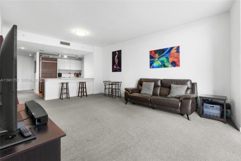 Condominio en venta en Miami, Florida, 1 dormitorio, 81.48 m2 № 2035917 - foto 8