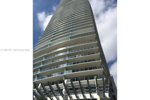 Condominio en Miami, Florida, 1 dormitorio № 2035917