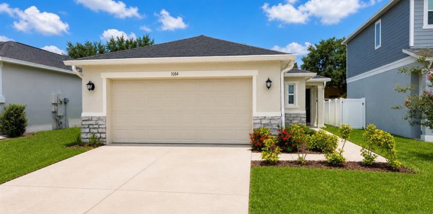 House in Davenport, Florida 3 bedrooms, 140.47 sq.m. № 2206775