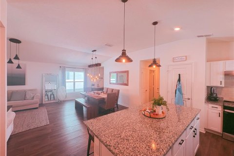 House in Davenport, Florida 3 bedrooms, 140.47 sq.m. № 2206775 - photo 19