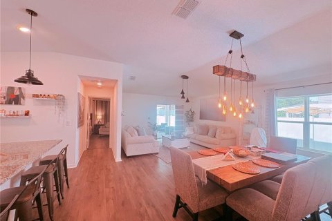 House in Davenport, Florida 3 bedrooms, 140.47 sq.m. № 2206775 - photo 12