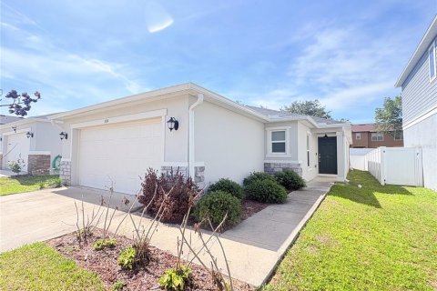 House in Davenport, Florida 3 bedrooms, 140.47 sq.m. № 2206775 - photo 5
