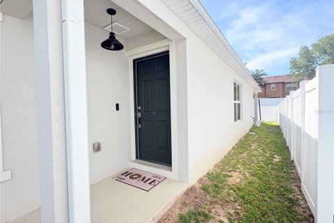 House in Davenport, Florida 3 bedrooms, 140.47 sq.m. № 2206775 - photo 6