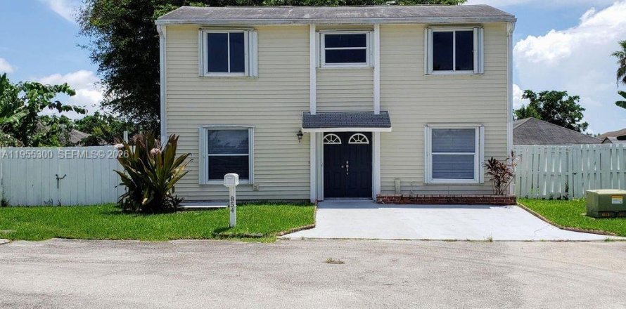 House in Florida City, Florida 4 bedrooms, 128.02 sq.m. № 2011111