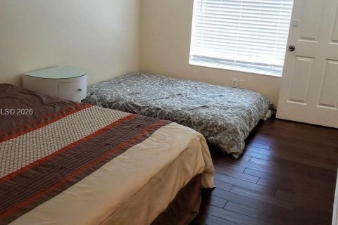 House in Florida City, Florida 4 bedrooms, 128.02 sq.m. № 2011111 - photo 8