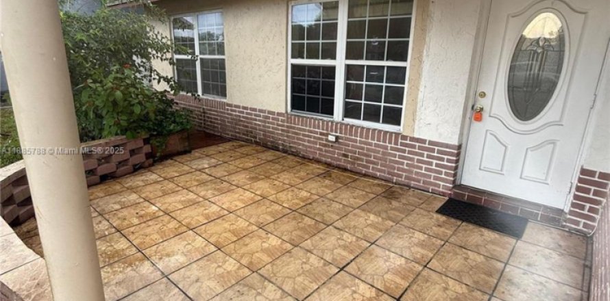 Casa en Tamarac, Florida 2 dormitorios, 126.9 m2 № 1932539