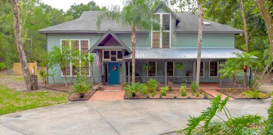 House in Lake Helen, Florida 4 bedrooms, 276.48 sq.m. № 2398854