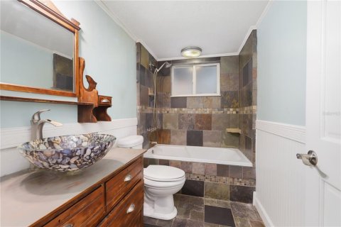 House in Lake Helen, Florida 4 bedrooms, 276.48 sq.m. № 2398854 - photo 9