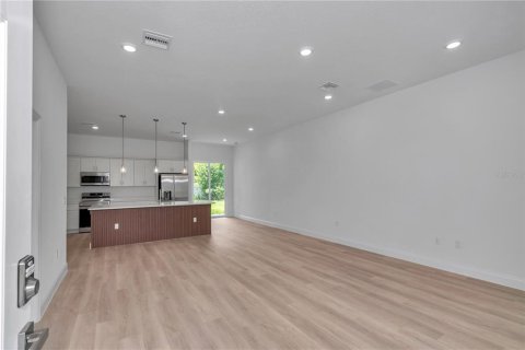 House in Ocala, Florida 4 bedrooms, 168.71 sq.m. № 2420219 - photo 6