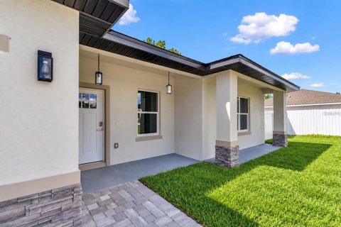 House in Ocala, Florida 4 bedrooms, 168.71 sq.m. № 2420219 - photo 2