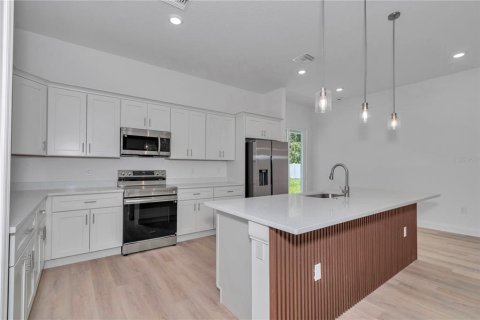 House in Ocala, Florida 4 bedrooms, 168.71 sq.m. № 2420219 - photo 7