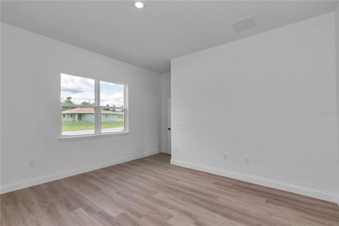 House in Ocala, Florida 4 bedrooms, 168.71 sq.m. № 2420219 - photo 15