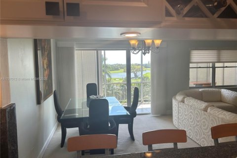 Condominio en venta en Hallandale Beach, Florida, 2 dormitorios, 105.44 m2 № 1746158 - foto 12