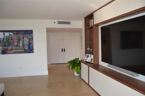 Condominio en venta en Miami, Florida, 2 dormitorios, 205.78 m2 № 2010801 - foto 16