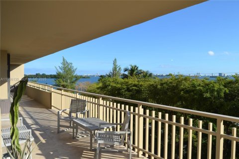 Condominio en venta en Miami, Florida, 2 dormitorios, 205.78 m2 № 2010801 - foto 2