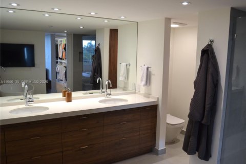 Condominio en venta en Miami, Florida, 2 dormitorios, 205.78 m2 № 2010801 - foto 21