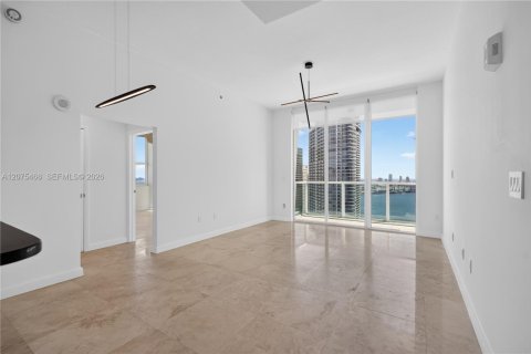 Copropriété à louer à Miami, Floride: 3 chambres, 131.83 m2 № 2319399 - photo 7