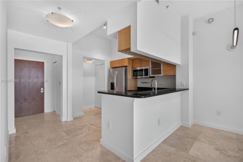 Copropriété à louer à Miami, Floride: 3 chambres, 131.83 m2 № 2319399 - photo 13
