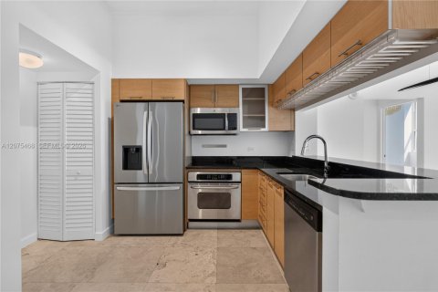 Copropriété à louer à Miami, Floride: 3 chambres, 131.83 m2 № 2319399 - photo 16