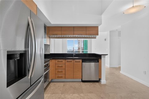 Copropriété à louer à Miami, Floride: 3 chambres, 131.83 m2 № 2319399 - photo 14