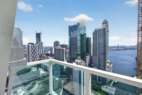 Copropriété à louer à Miami, Floride: 3 chambres, 131.83 m2 № 2319399 - photo 2