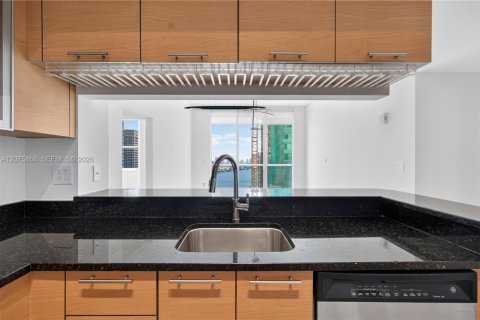 Copropriété à louer à Miami, Floride: 3 chambres, 131.83 m2 № 2319399 - photo 10