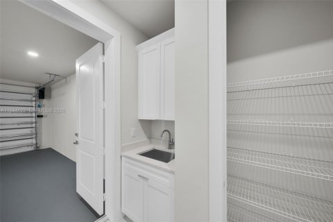 Купить виллу или дом в Лихай-Эйкерс, Флорида 3 спальни, 151.9м2, № 2059978 - фото 15