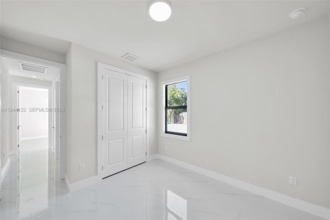 Купить виллу или дом в Лихай-Эйкерс, Флорида 3 спальни, 151.9м2, № 2059978 - фото 30