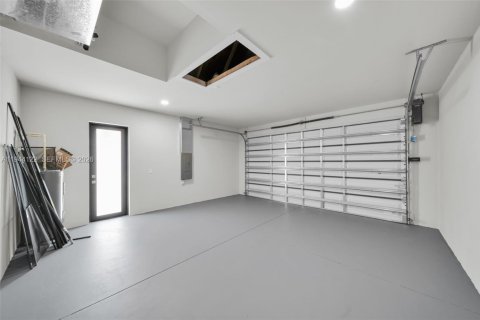 Купить виллу или дом в Лихай-Эйкерс, Флорида 3 спальни, 151.9м2, № 2059978 - фото 16