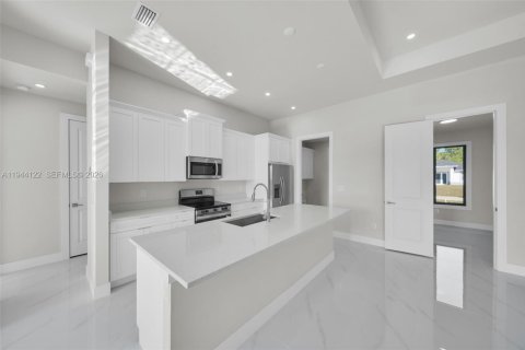 Купить виллу или дом в Лихай-Эйкерс, Флорида 3 спальни, 151.9м2, № 2059978 - фото 6