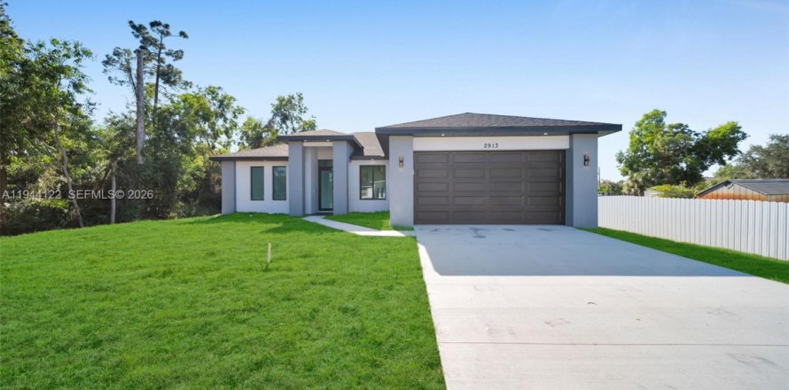 Дом в Лихай-Эйкерс, Флорида 3 спальни, 151.9м2 № 2059978