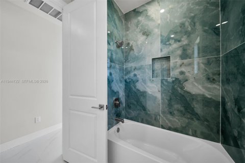 Купить виллу или дом в Лихай-Эйкерс, Флорида 3 спальни, 151.9м2, № 2059978 - фото 29