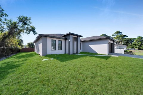 Купить виллу или дом в Лихай-Эйкерс, Флорида 3 спальни, 151.9м2, № 2059978 - фото 3