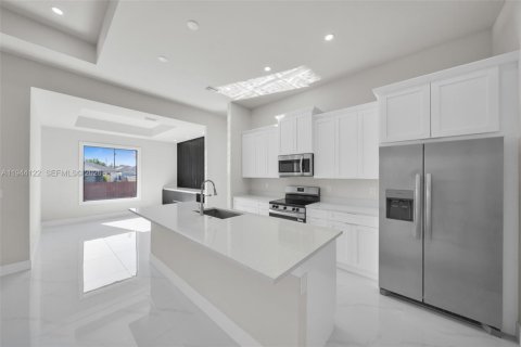 Купить виллу или дом в Лихай-Эйкерс, Флорида 3 спальни, 151.9м2, № 2059978 - фото 8