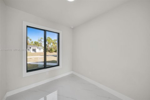 Купить виллу или дом в Лихай-Эйкерс, Флорида 3 спальни, 151.9м2, № 2059978 - фото 12