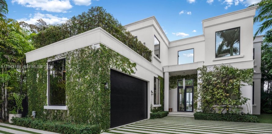 House in Miami Beach, Florida 8 bedrooms, 969.81 sq.m. № 1999915