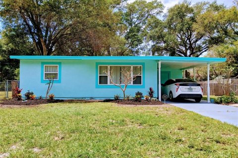 Casa en alquiler en Saint Petersburg, Florida, 2 dormitorios, 87.98 m2 № 1817275 - foto 1