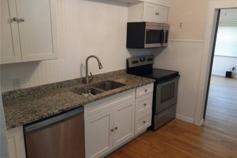 Casa en alquiler en Saint Petersburg, Florida, 2 dormitorios, 87.98 m2 № 1817275 - foto 8