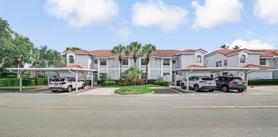 Condo in Boynton Beach, Florida, 2 bedrooms № 2246159