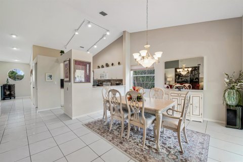 Condo in Boynton Beach, Florida, 2 bedrooms № 2246159 - photo 12