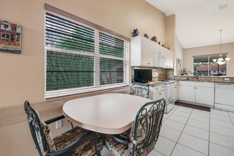 Condo in Boynton Beach, Florida, 2 bedrooms № 2246159 - photo 23