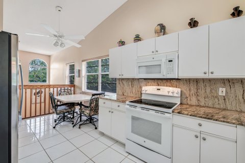 Condo in Boynton Beach, Florida, 2 bedrooms № 2246159 - photo 19
