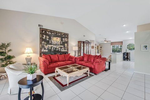 Condo in Boynton Beach, Florida, 2 bedrooms № 2246159 - photo 11