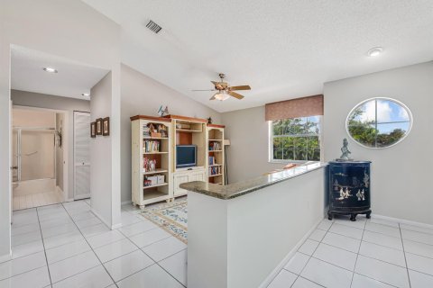Condo in Boynton Beach, Florida, 2 bedrooms № 2246159 - photo 7