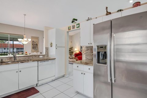 Condo in Boynton Beach, Florida, 2 bedrooms № 2246159 - photo 22