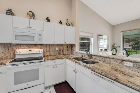 Condo in Boynton Beach, Florida, 2 bedrooms № 2246159 - photo 18