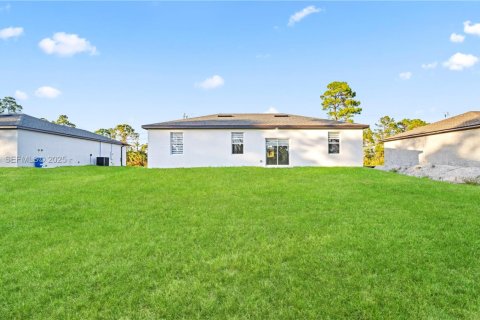 Купить виллу или дом в Лихай-Эйкерс, Флорида 3 спальни, № 1991940 - фото 25