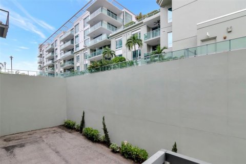 Condo in Tampa, Florida, 1 bedroom  № 1918412 - photo 21