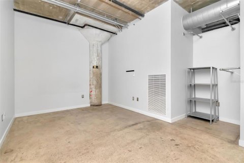 Condo in Tampa, Florida, 1 bedroom  № 1918412 - photo 13