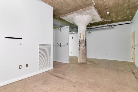 Condominio en alquiler en Tampa, Florida, 1 dormitorio, 102.84 m2 № 1918412 - foto 4